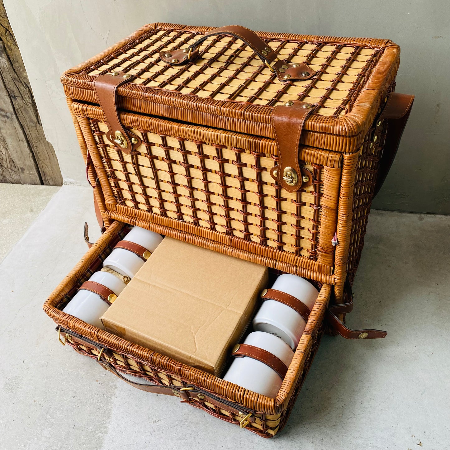 picnic basket