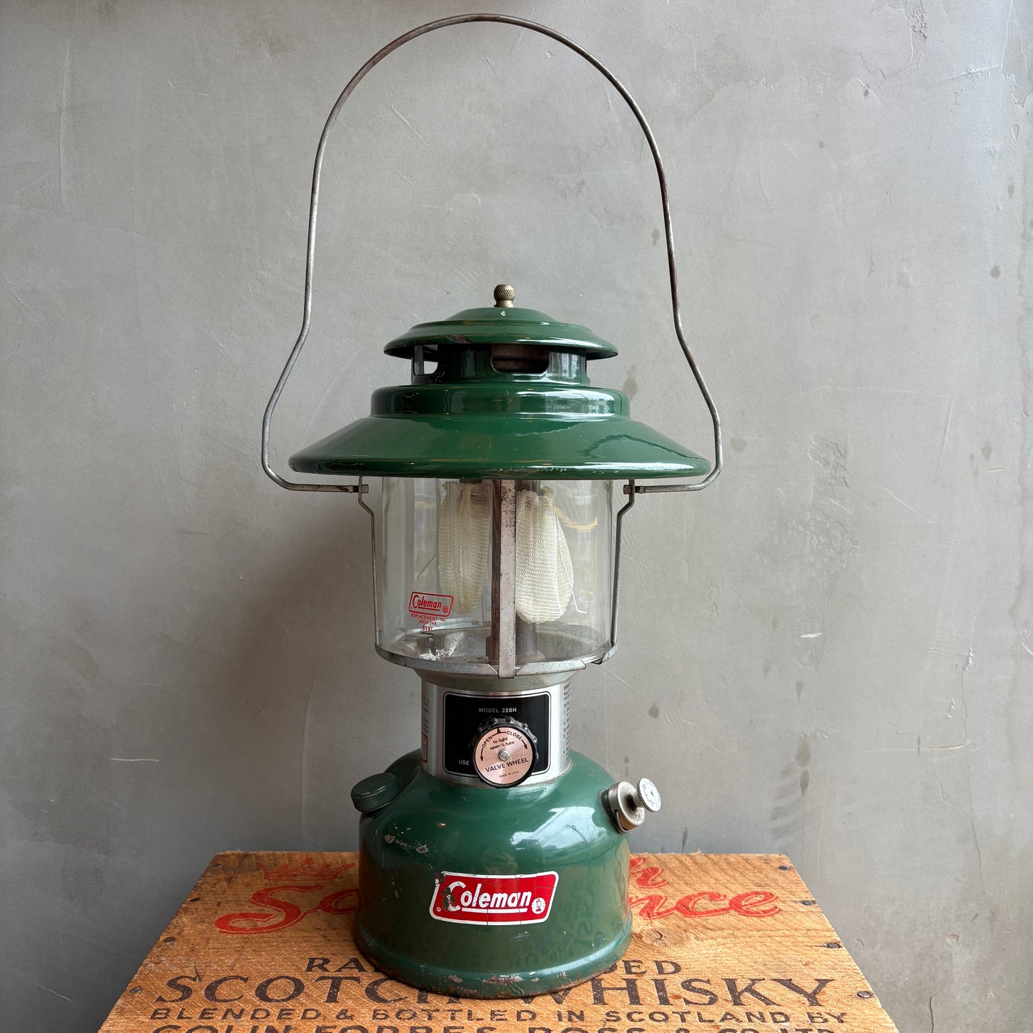 【1970s USA vintage】Coleman Model 228H Lantern