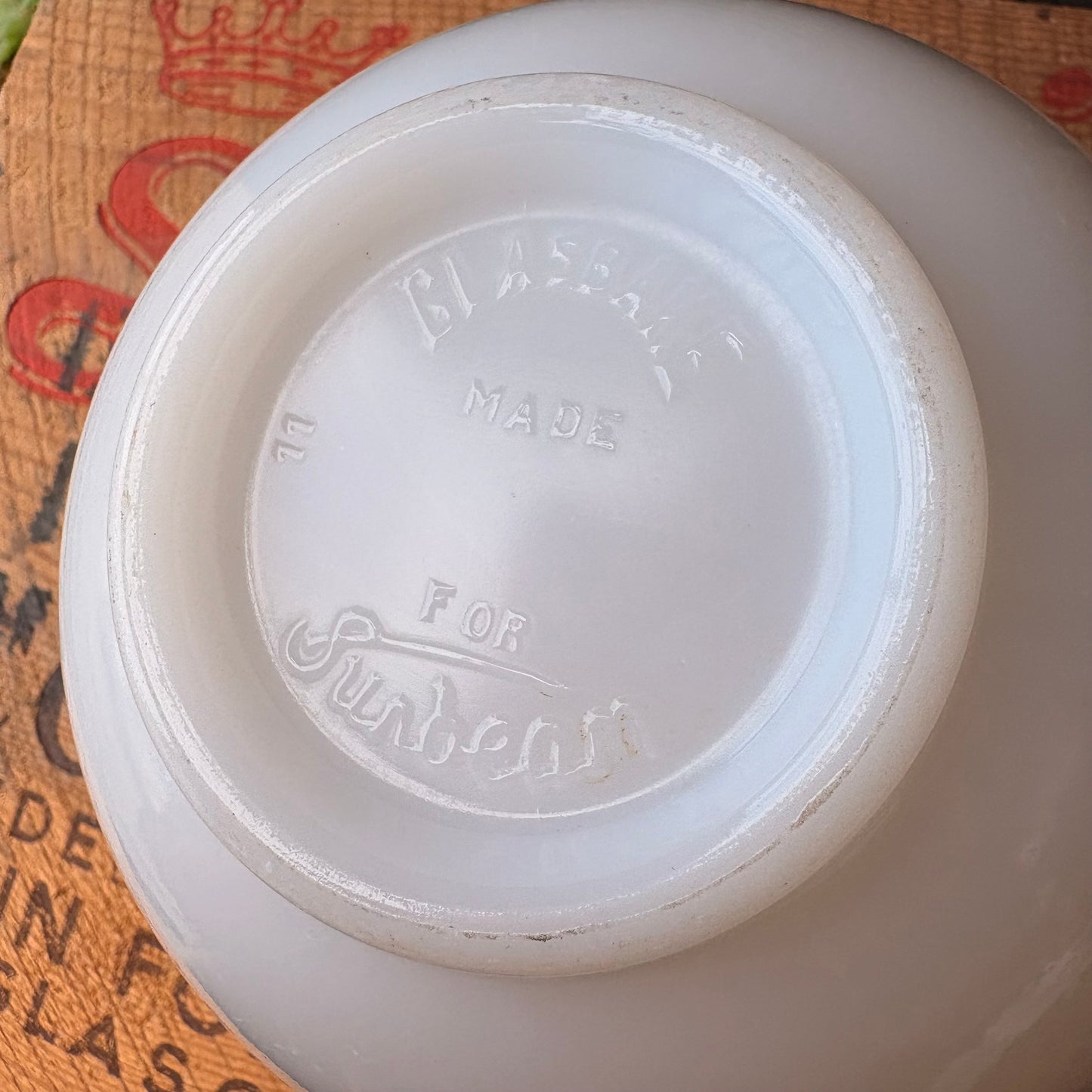 【USA vintage】GLASBAKE Sunbeam Milk Glass Mixing Bowl
