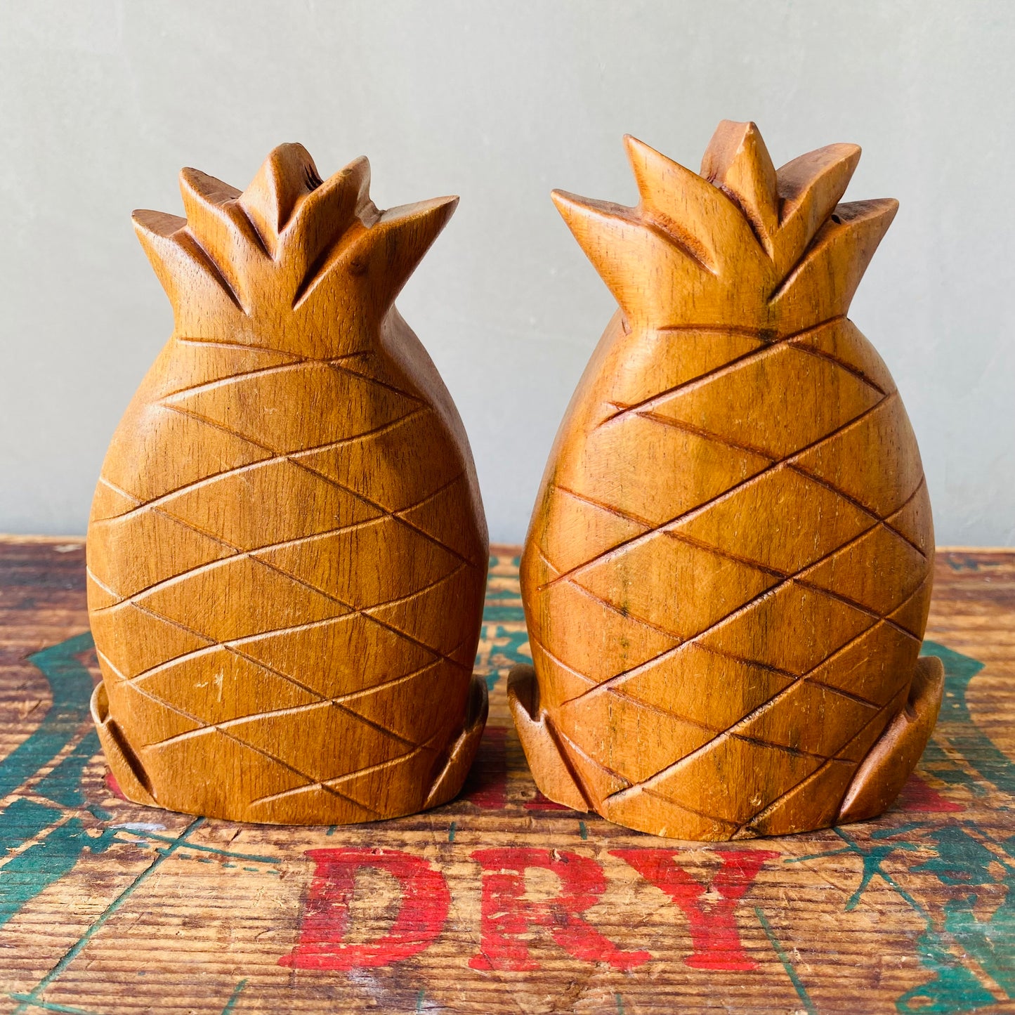 【vintage】wooden pineapple salt & pepper set