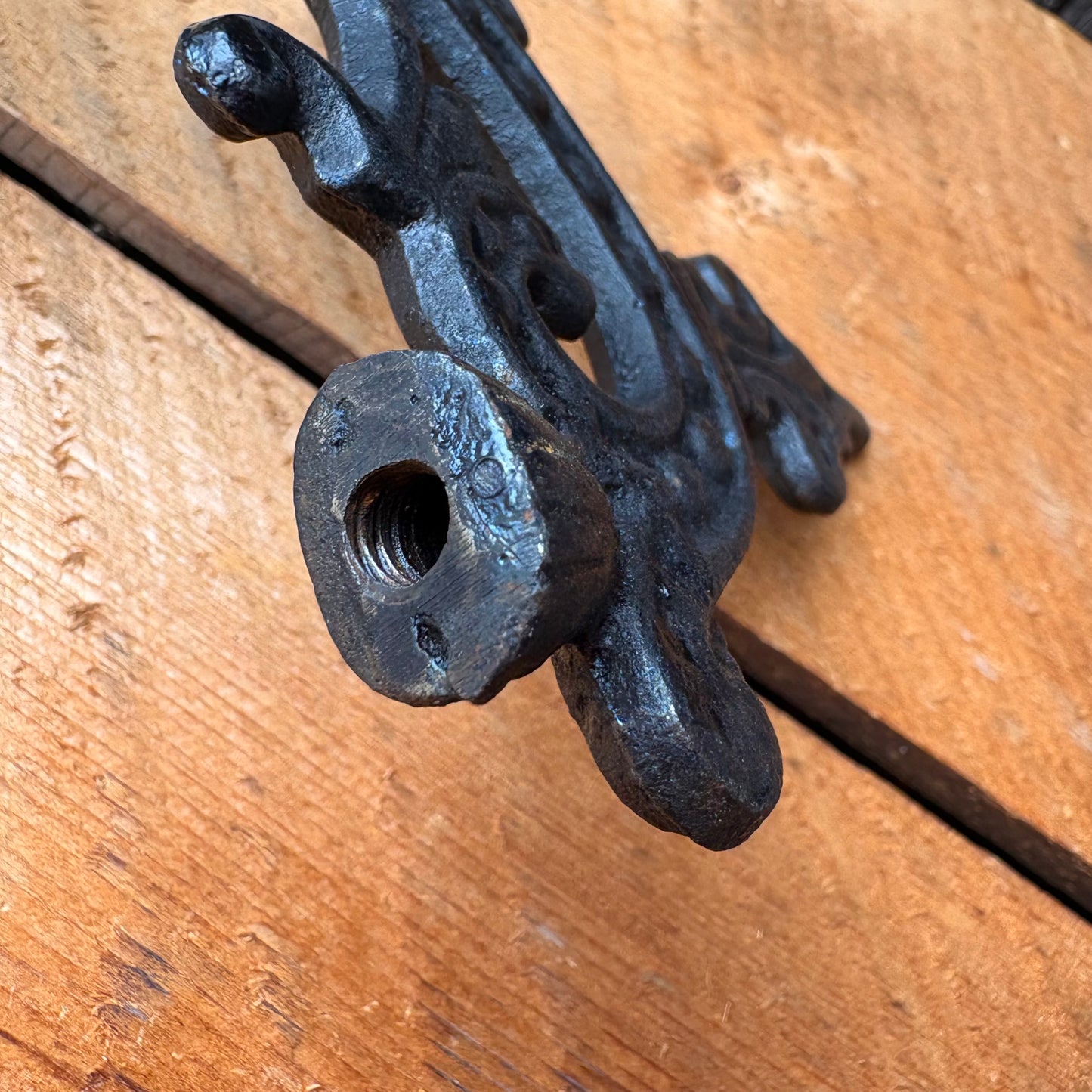 【 vintage】Victorian Style Cast Iron Wall Mount Oil Lamp Bracket