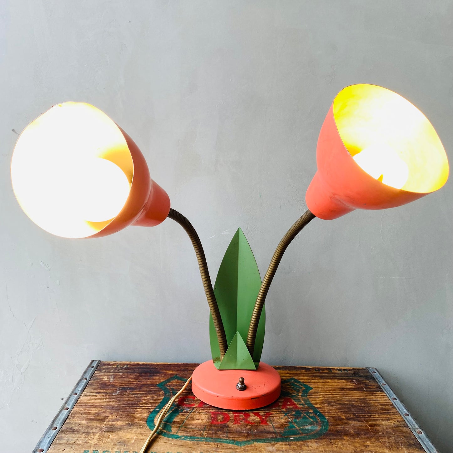 【1950s USA vintage】mid-centuryflower table lamp