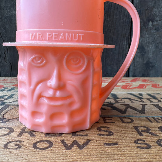 【1950s-1960s USA vintage】MR. PEANUT Plastic Mug Pink