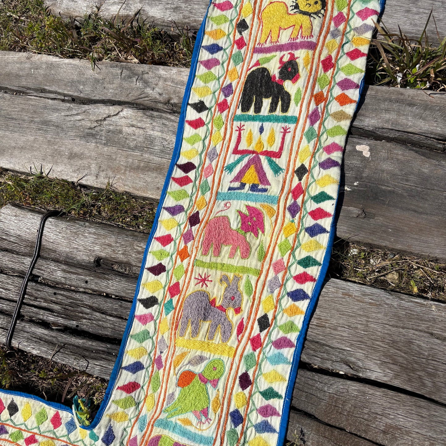 【Vintage】 India Embroidered Toran Wall Hanging