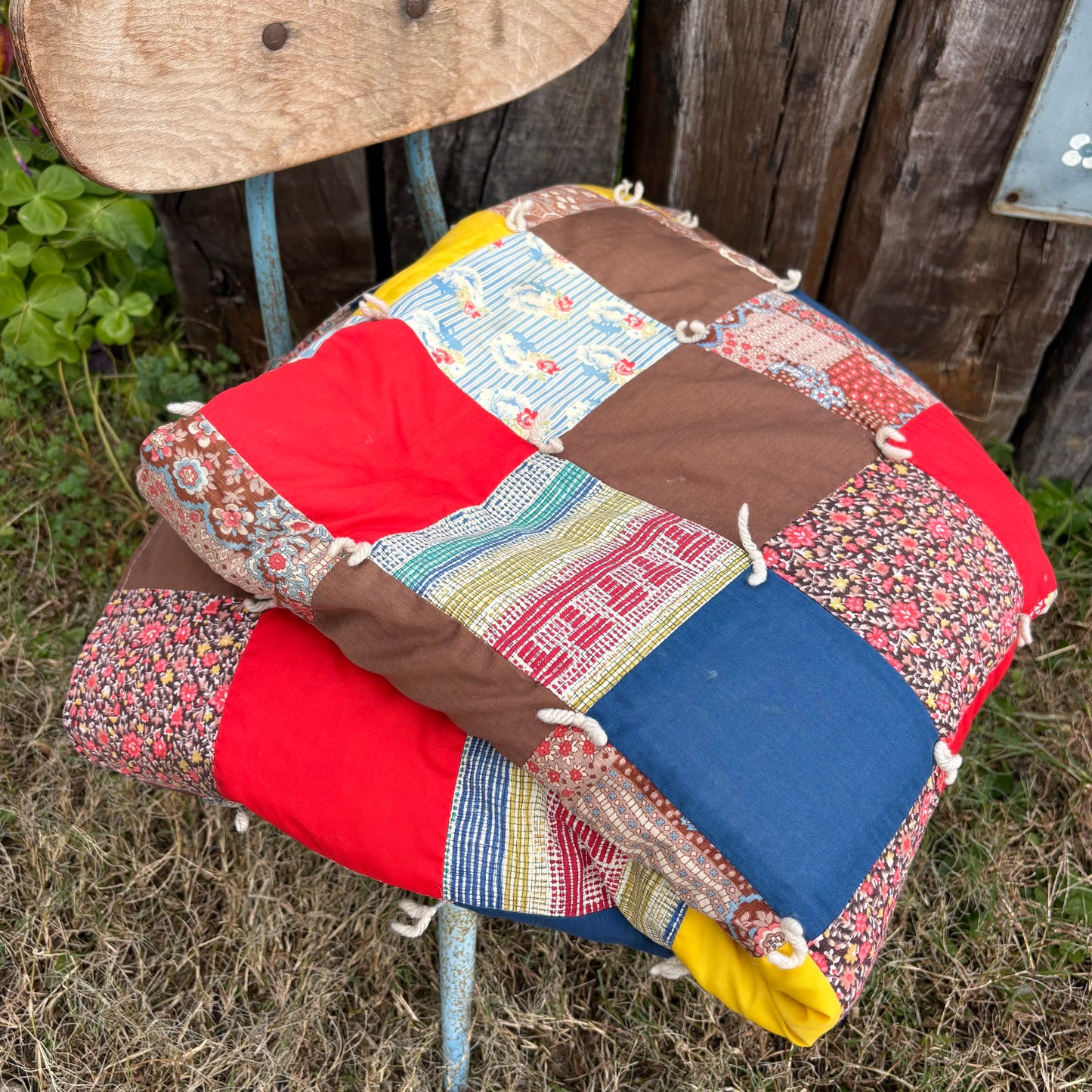 【1950s USA vintage】Feedsack Fabric Patchwork Quilt