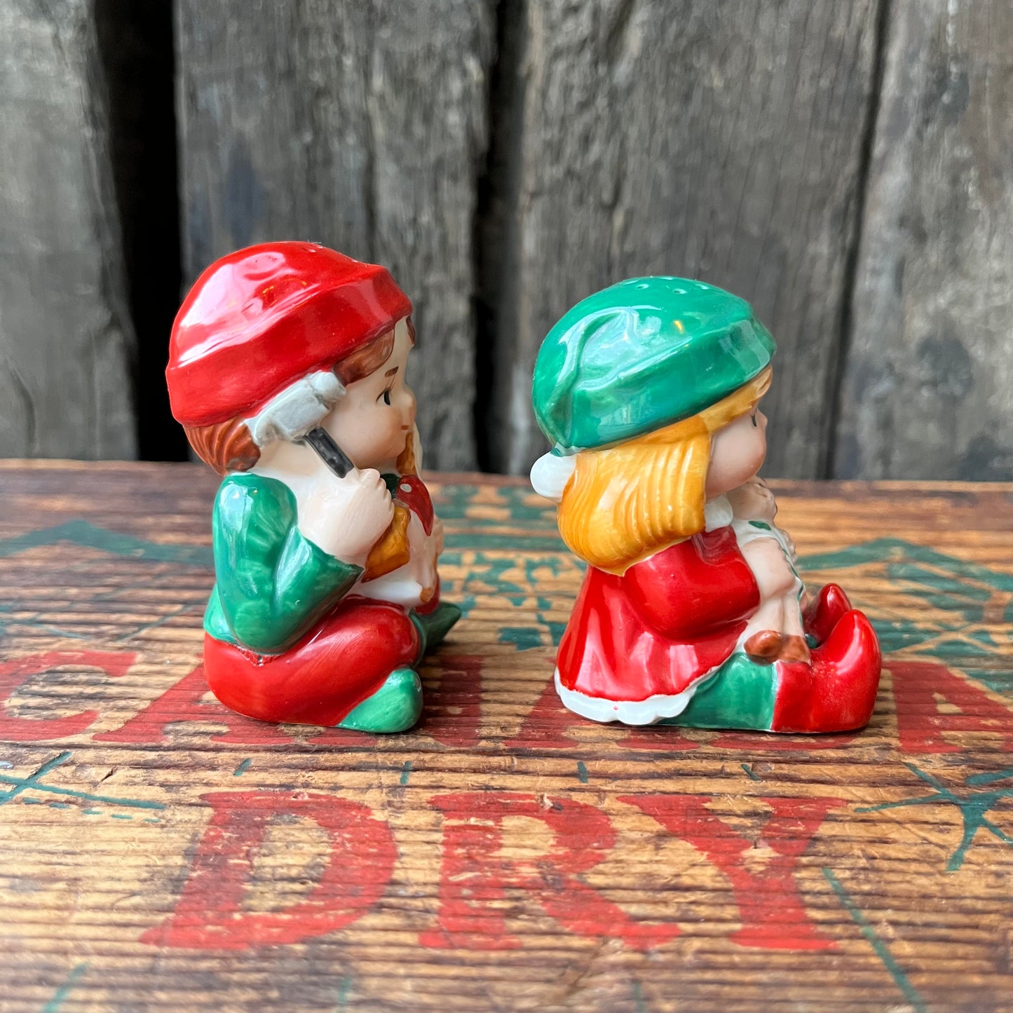 【83 USA vintage】AVON X’mas salt & pepper set