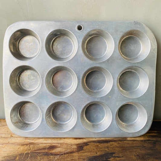 【1950s USA vintage】“COMET” muffin mold