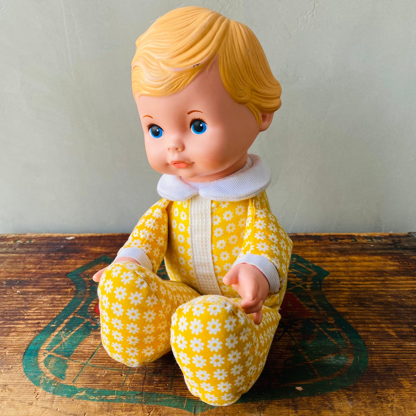 【1975 vintage】 FISHER-PRICE TOYS baby doll