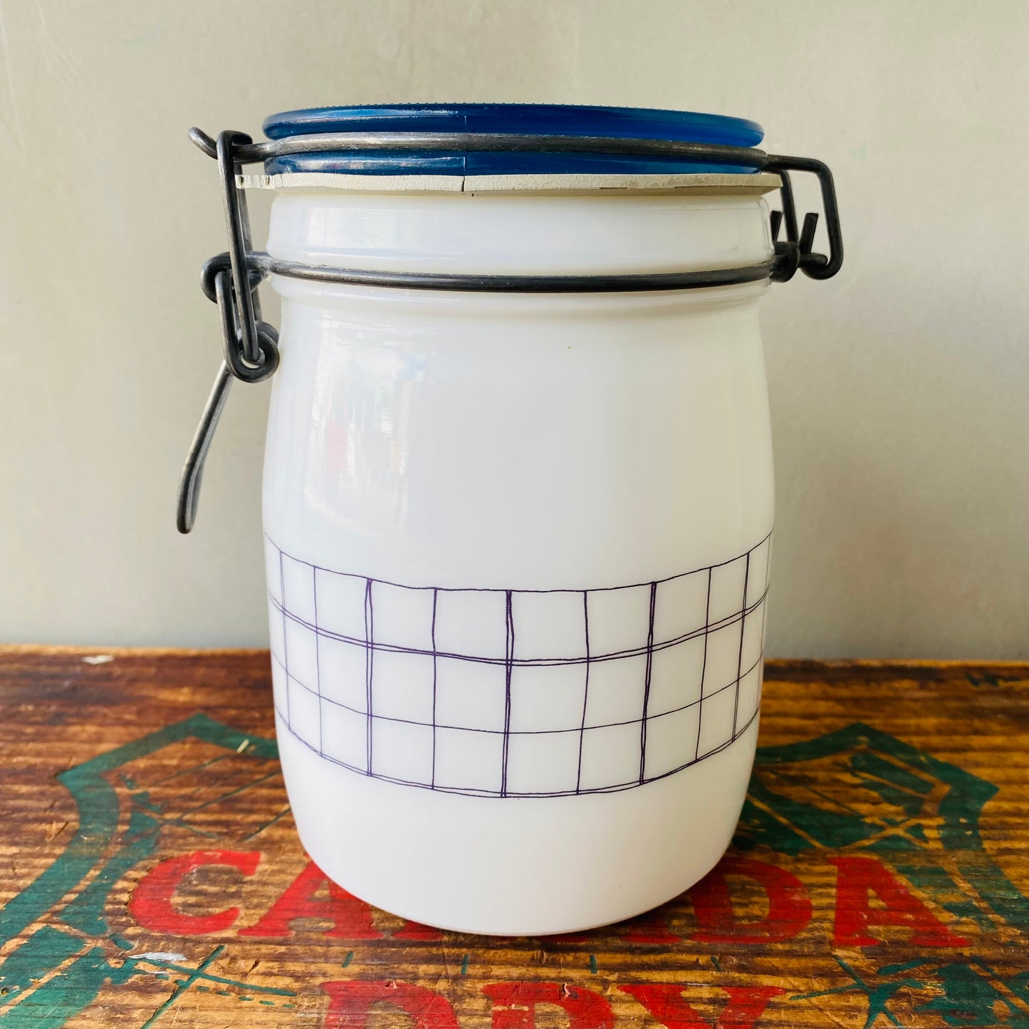 【1970s USA vintage】milk glass canister