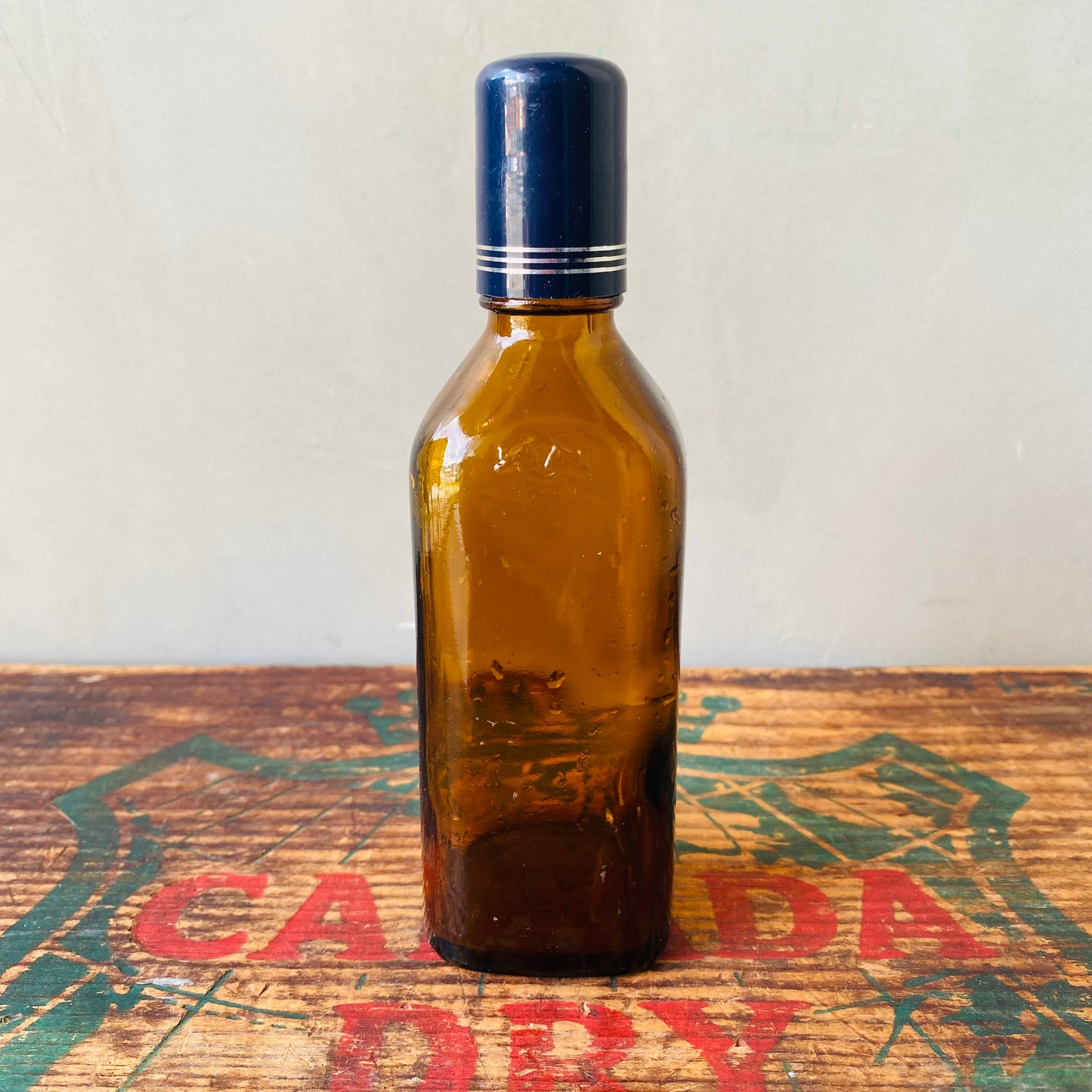 【1978 vintage】 Krating Daeng glass bottle