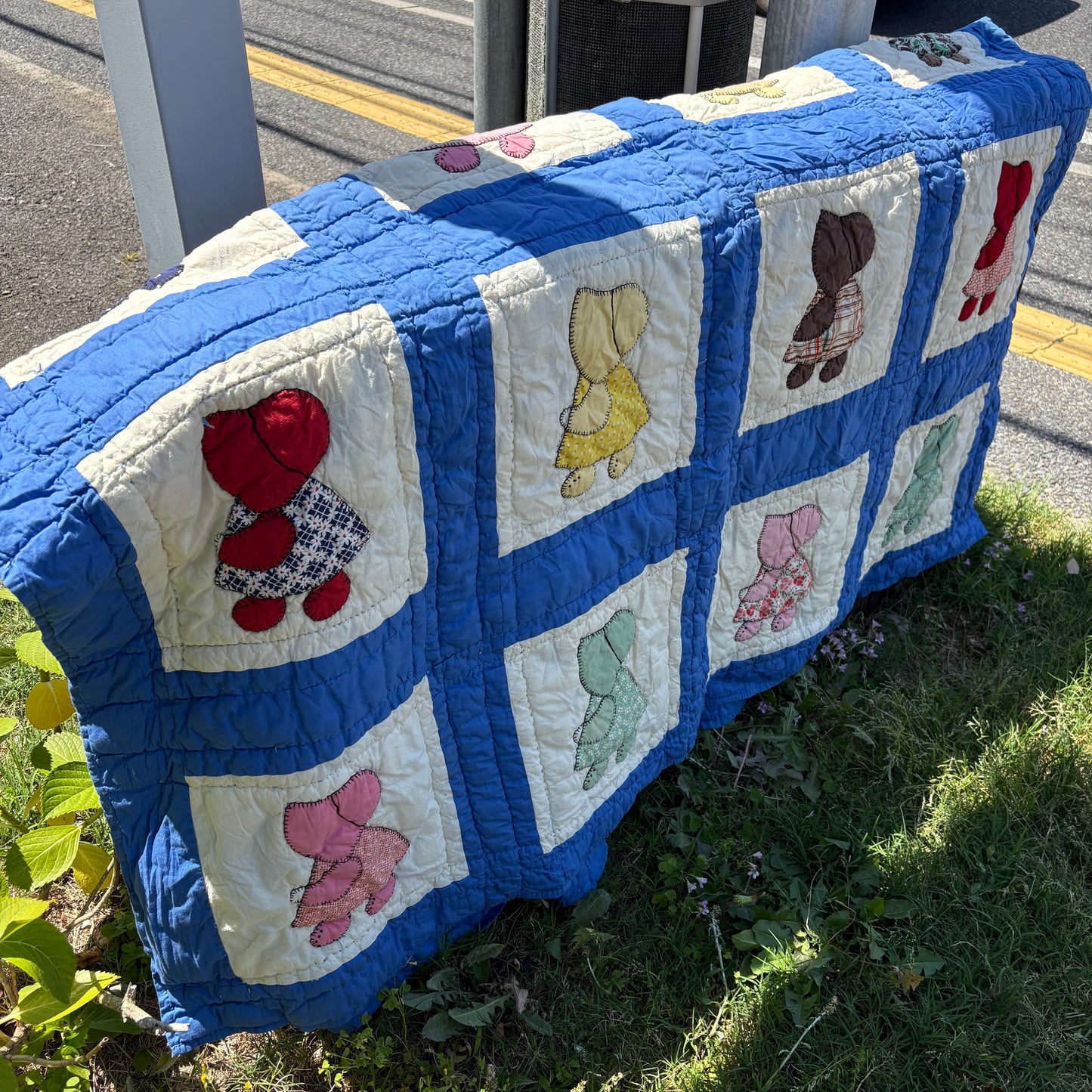 【1920s-1930s USA vintage】Sunbonnet Sue Feed Sack Quilt