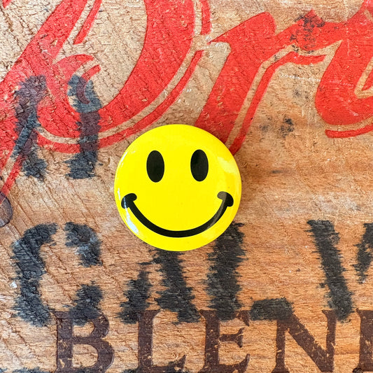 【USA】 Smiley Face Pinback Button