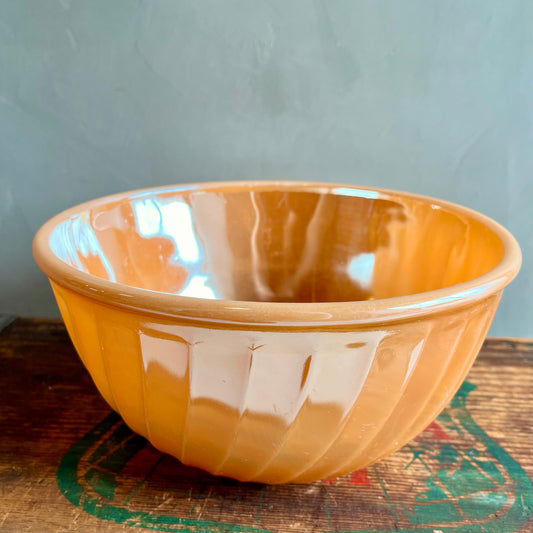 【USA vintage】Fire-King Peach Luster Mixing Bowl