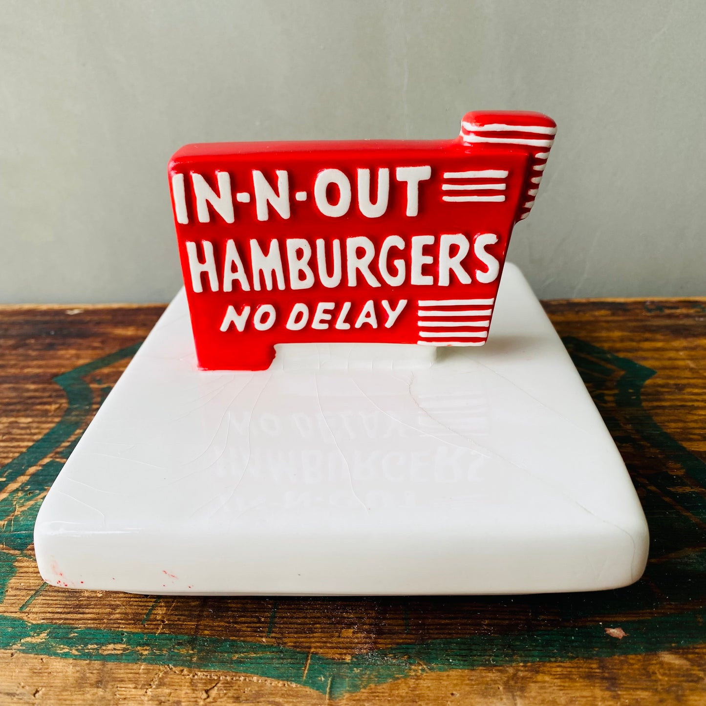 【USA】IN-N-OUT cookie jar top