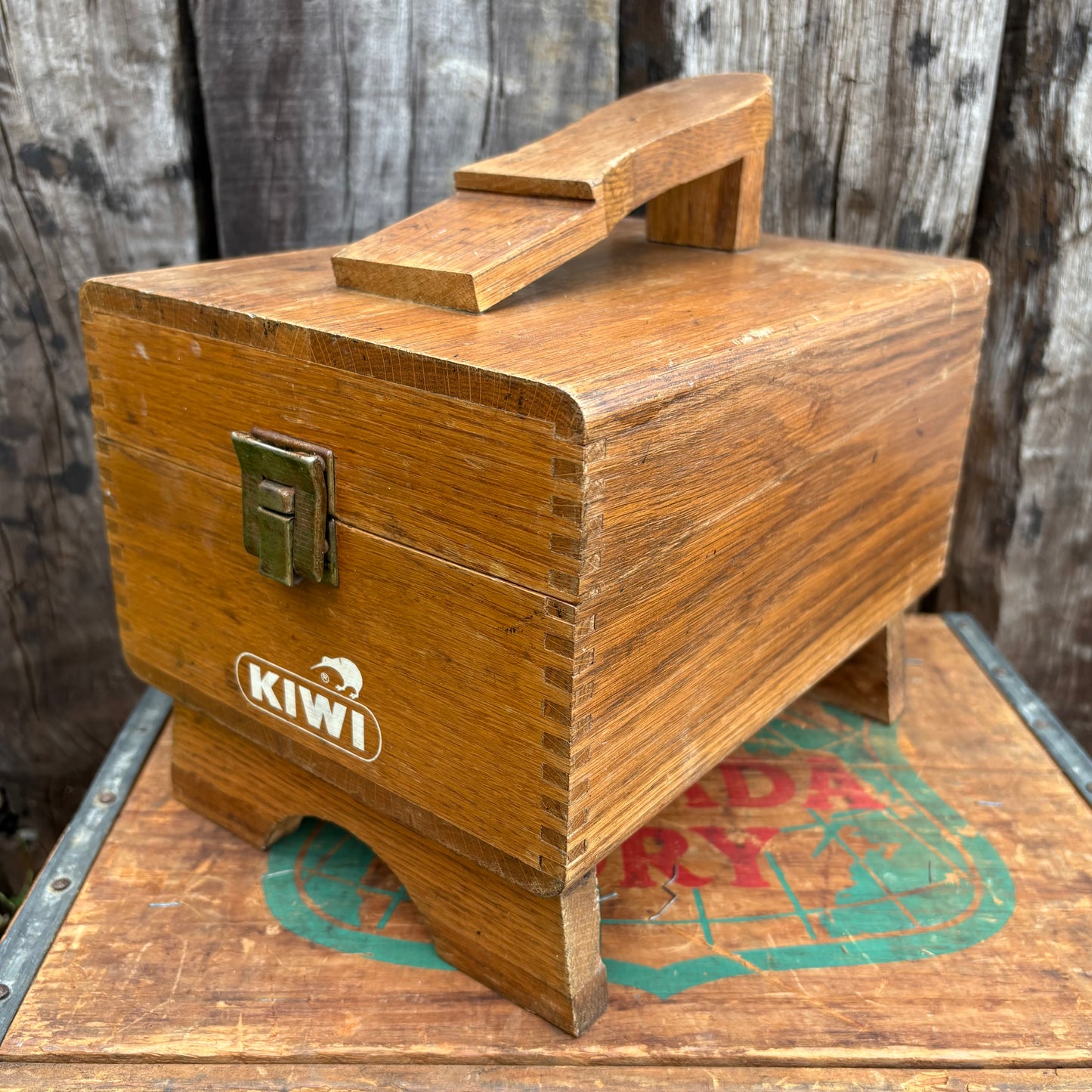 【USA Vintage】 KIWI Wooden Shoe Shine Box