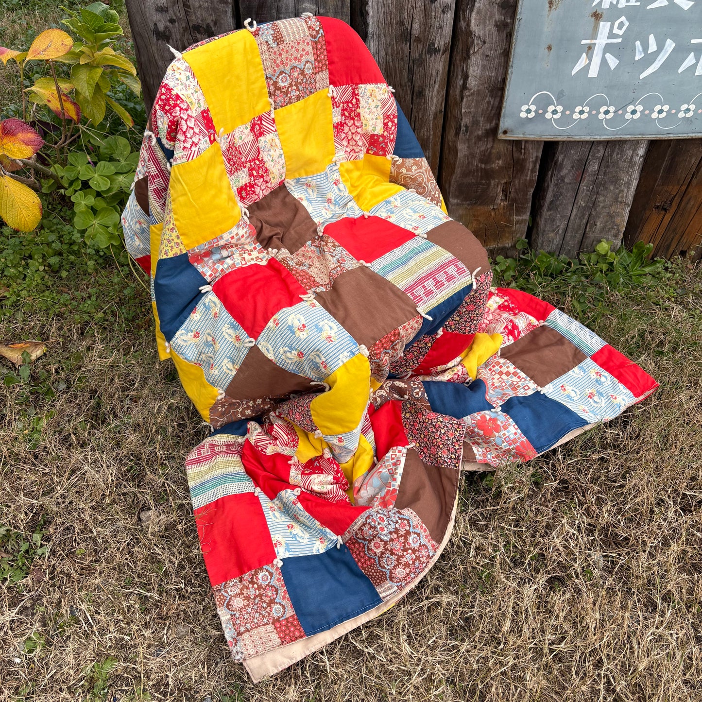 【1950s USA vintage】Feedsack Fabric Patchwork Quilt