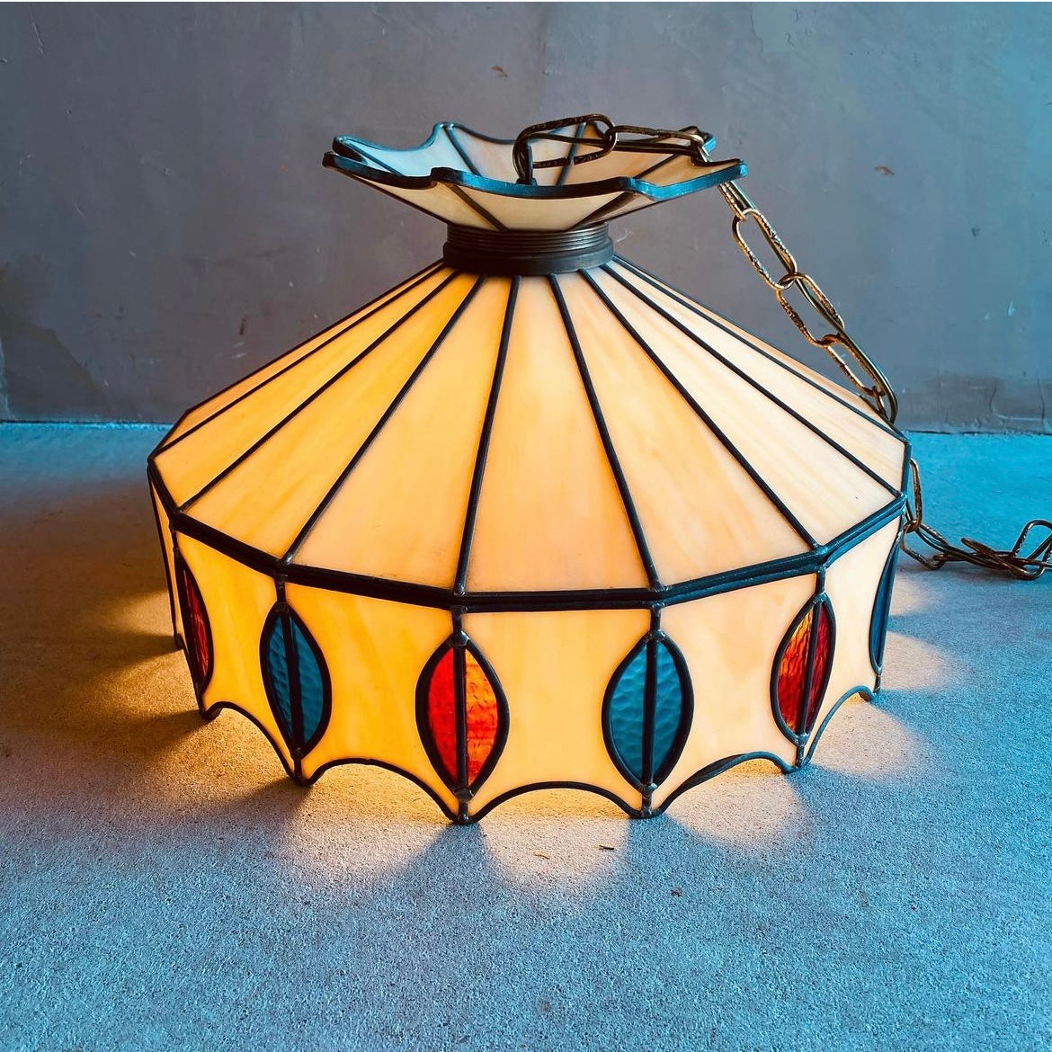 【USA vintage】
stained glass Pendant Lamp