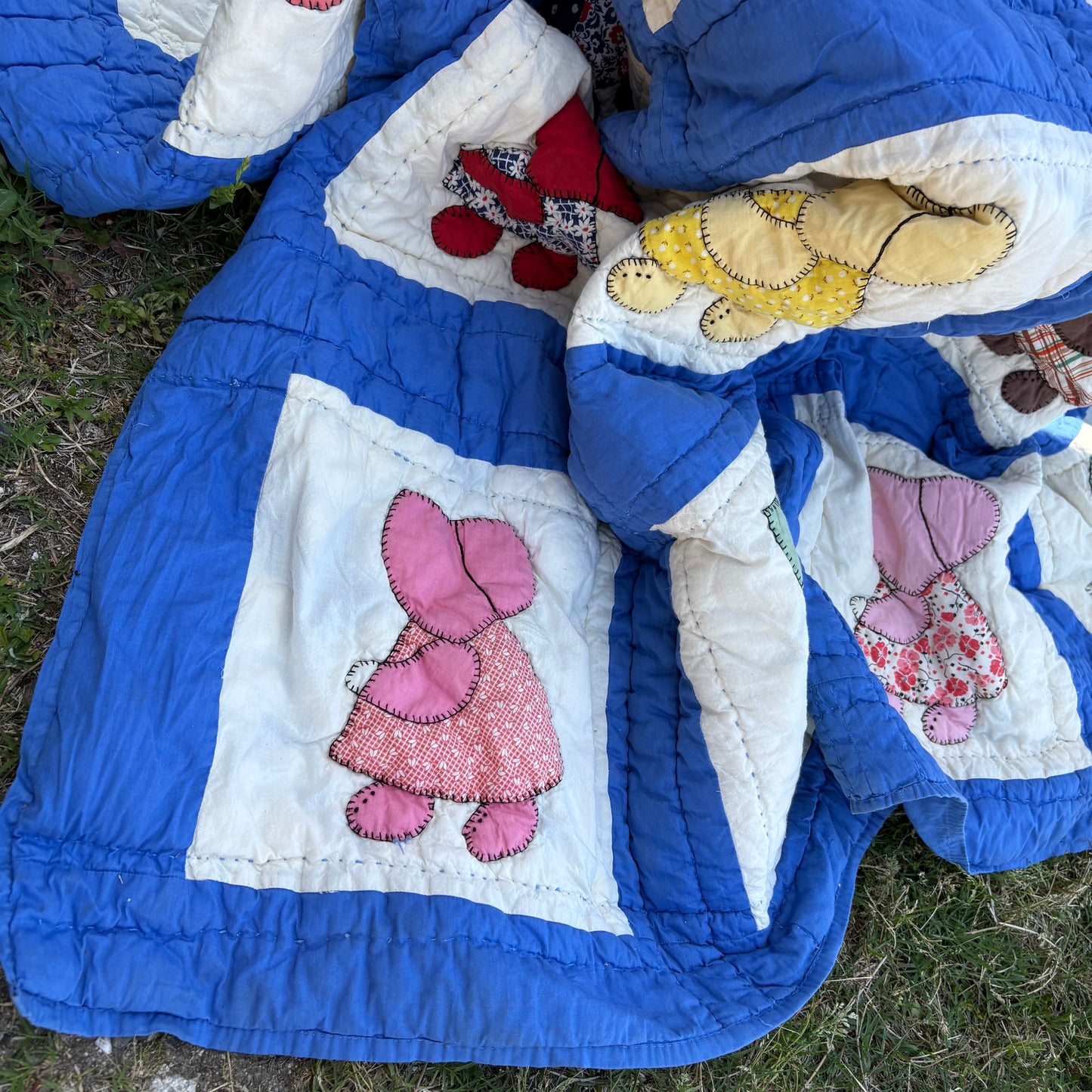 【1920s-1930s USA vintage】Sunbonnet Sue Feed Sack Quilt