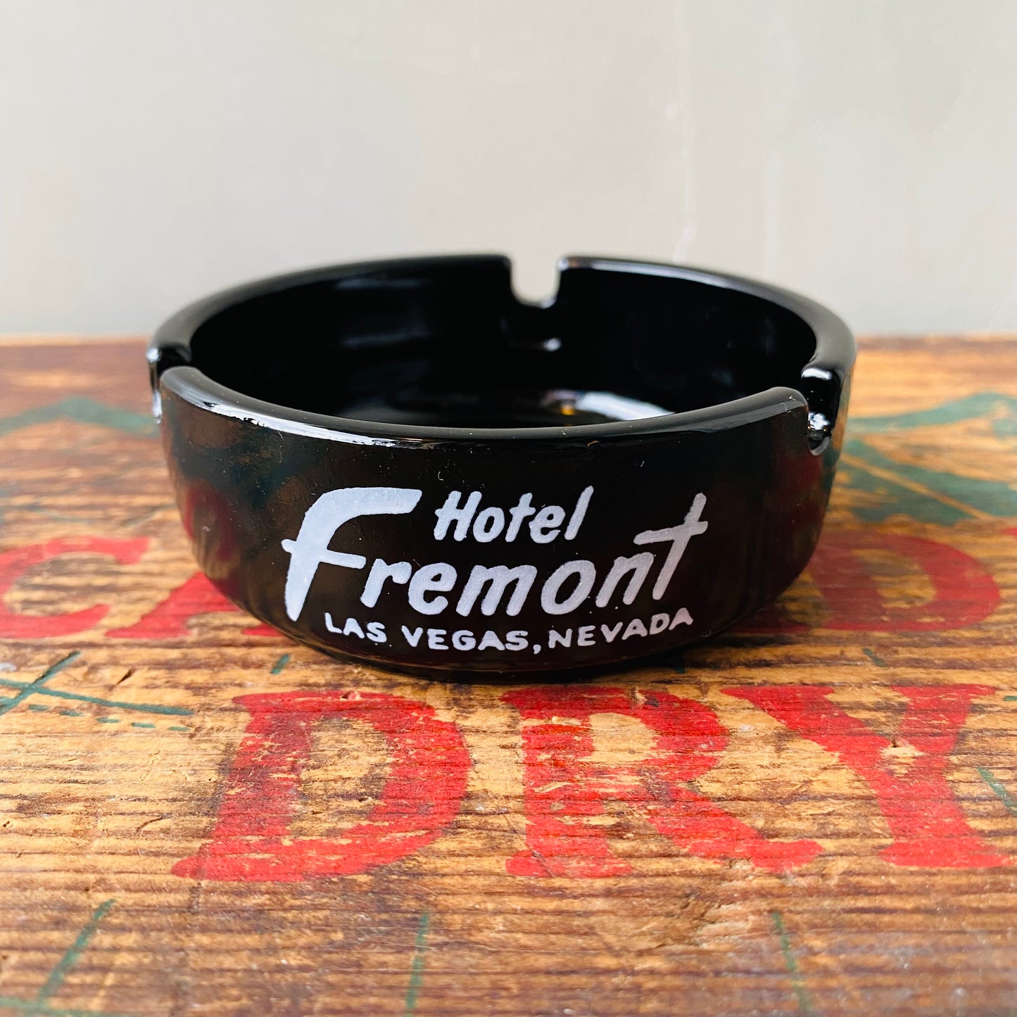 【USA vintage】advertising ashtray HOTEL Fremont