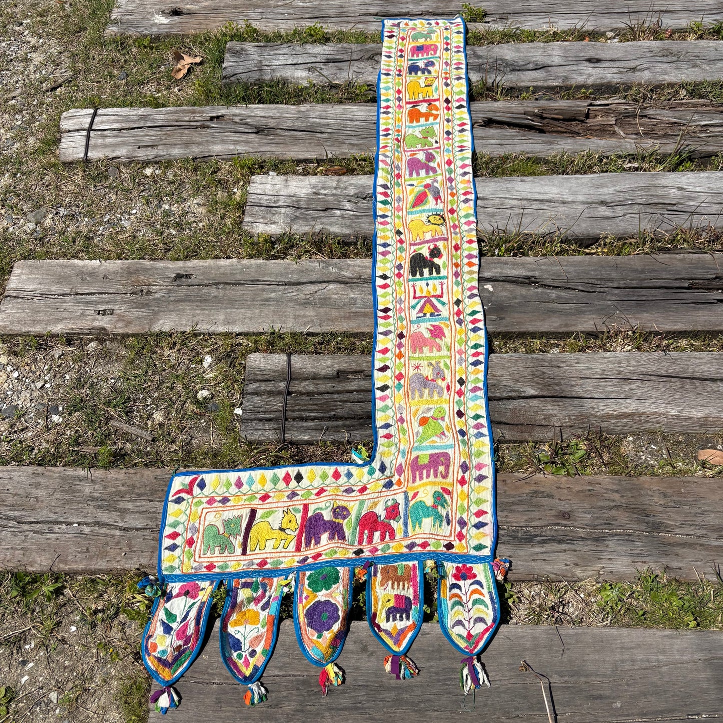 【Vintage】 India Embroidered Toran Wall Hanging