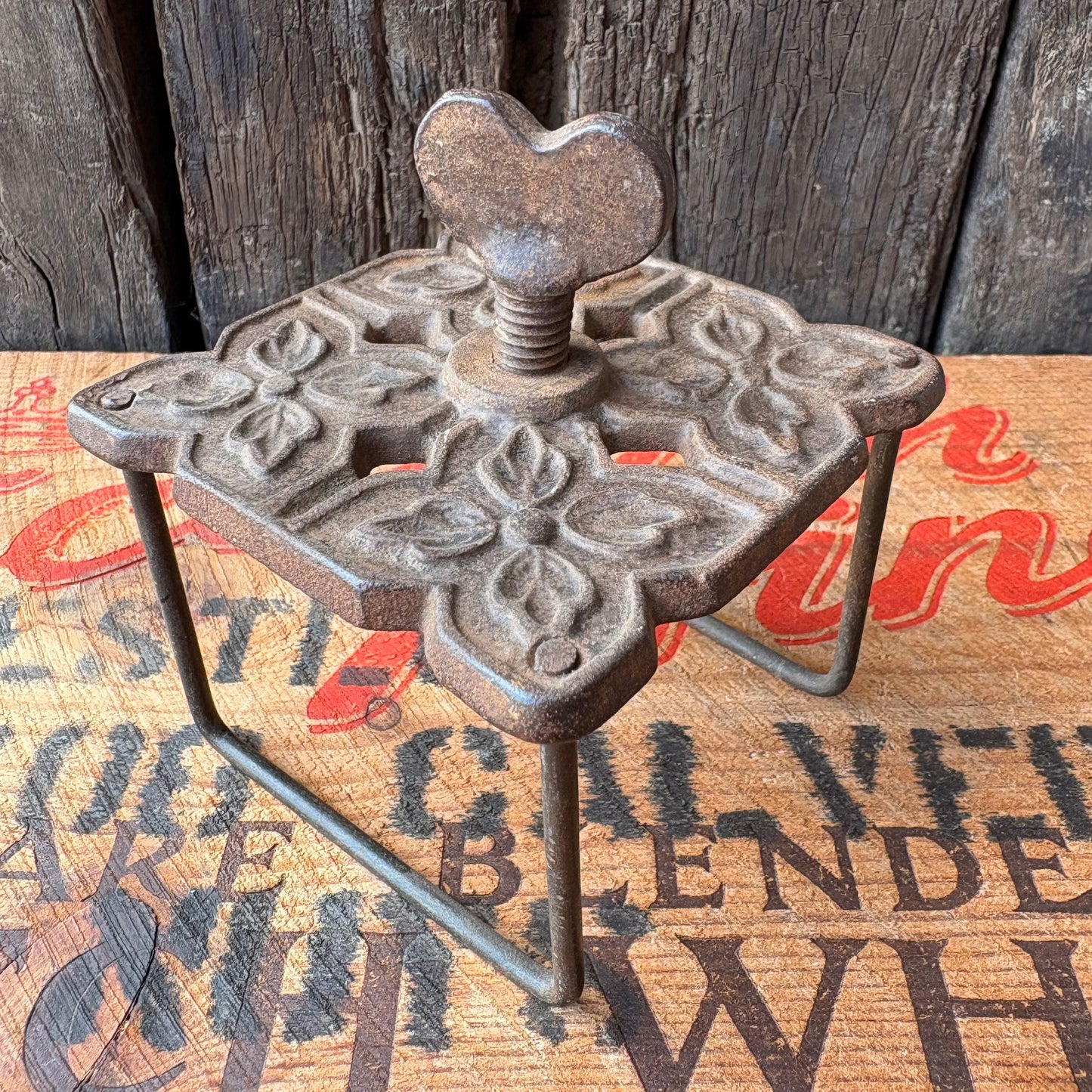 【1890s USA antique】Cast Iron Embroidery Table Clamp