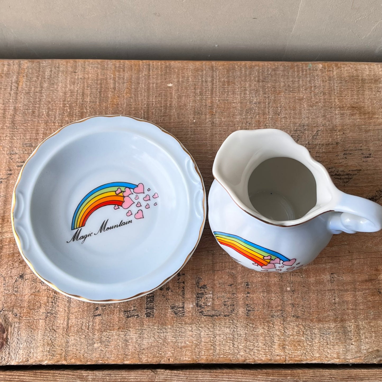 【JAPAN Vintage】Magic Mountain Rainbow Creamer