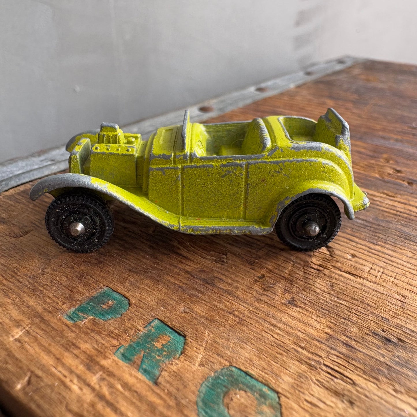 【1960s-1970s USA vintage】TOOTSIE TOY mini car ROAD STER