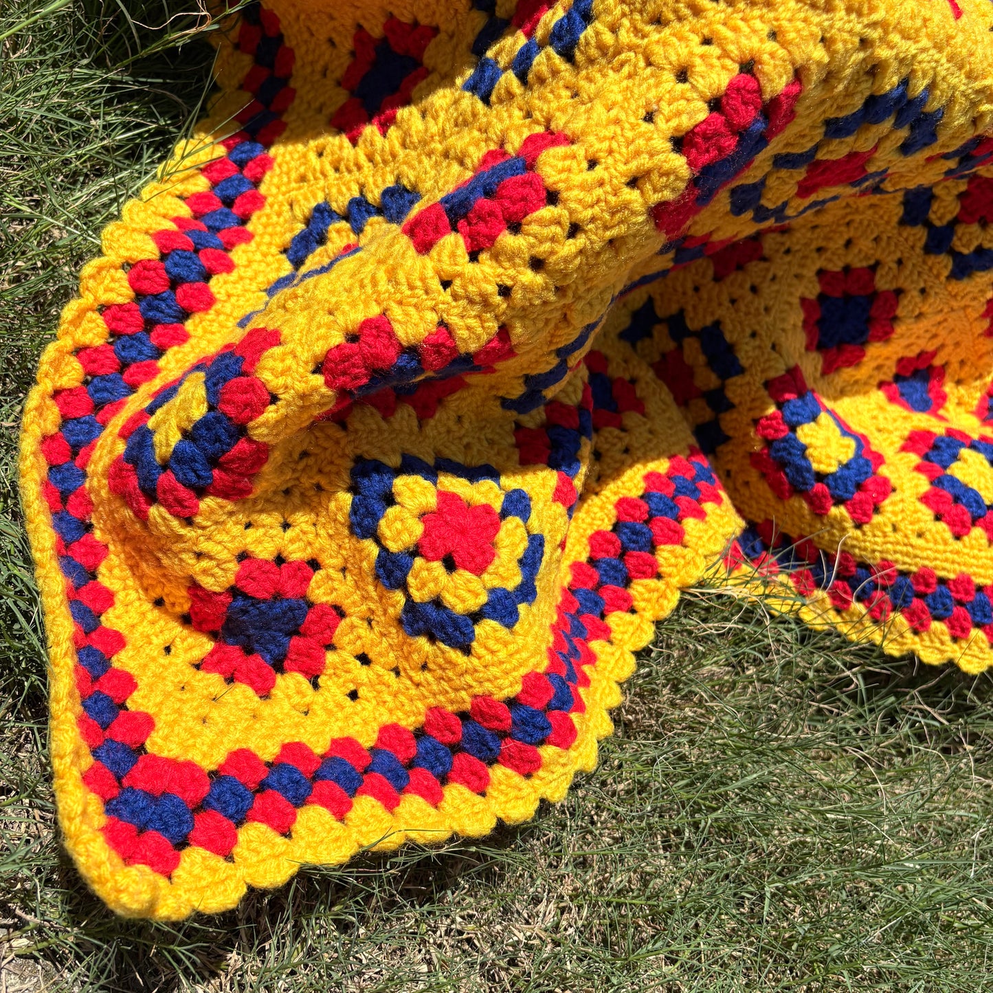 【USA vintage】Handmade Granny Square Crochet Blanket