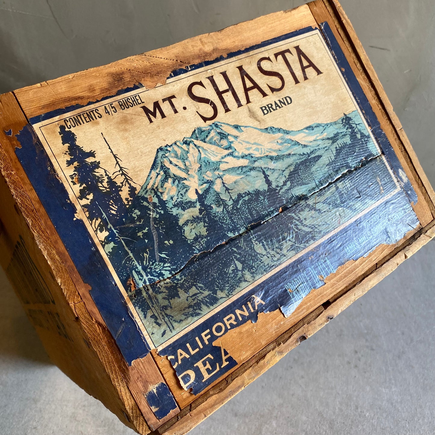 【1940s USA vintage】MT.SHASTA BRAND wood box