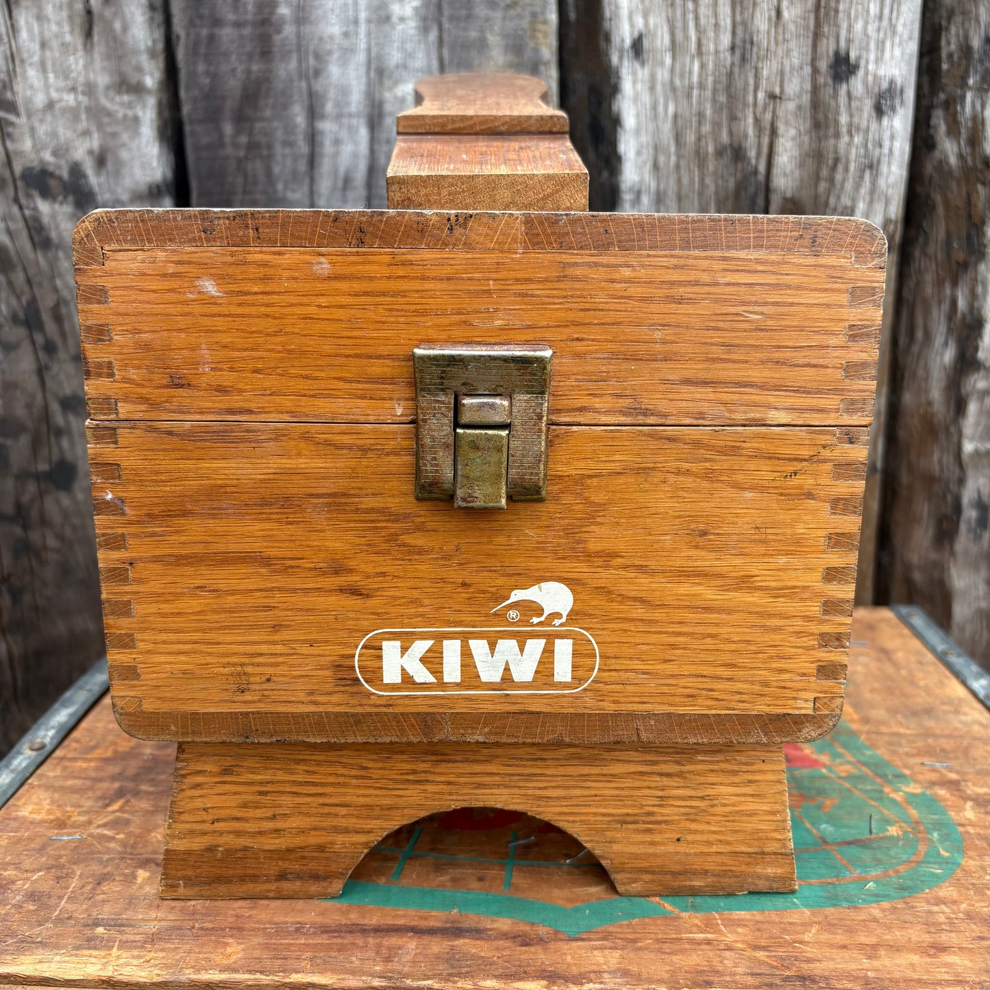 【USA Vintage】 KIWI Wooden Shoe Shine Box