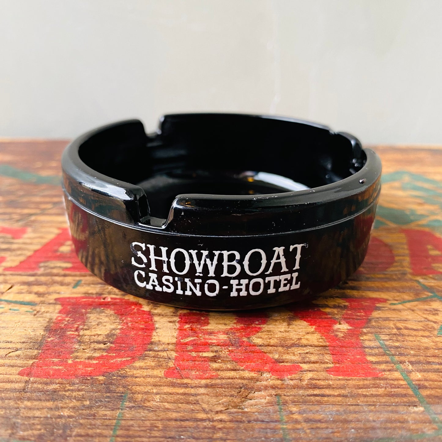 【USA vintage】advertising ashtray SHOWBOAT CASINO-HOTEL