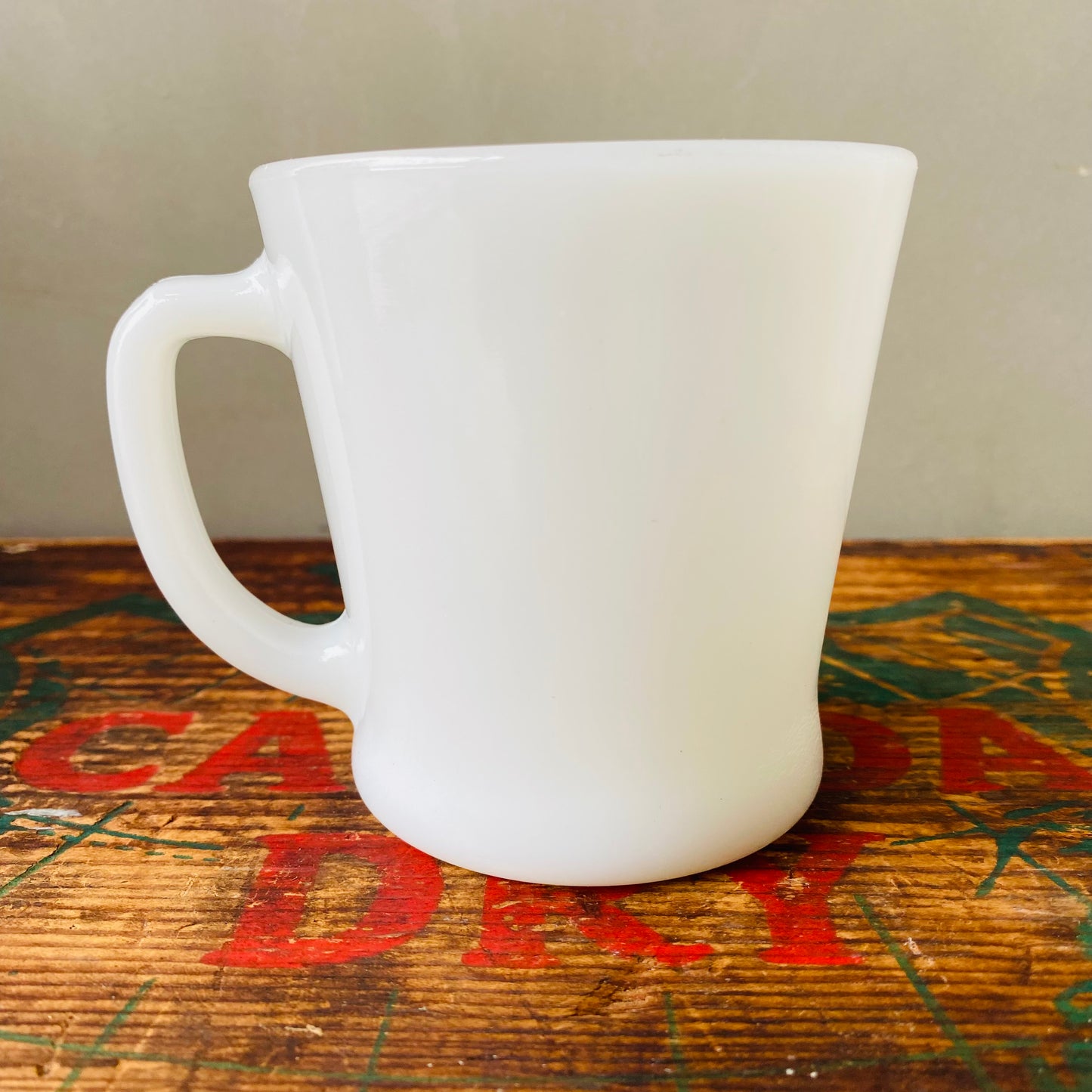 【1960s USA vintage】Fire-King D handle mug milk white