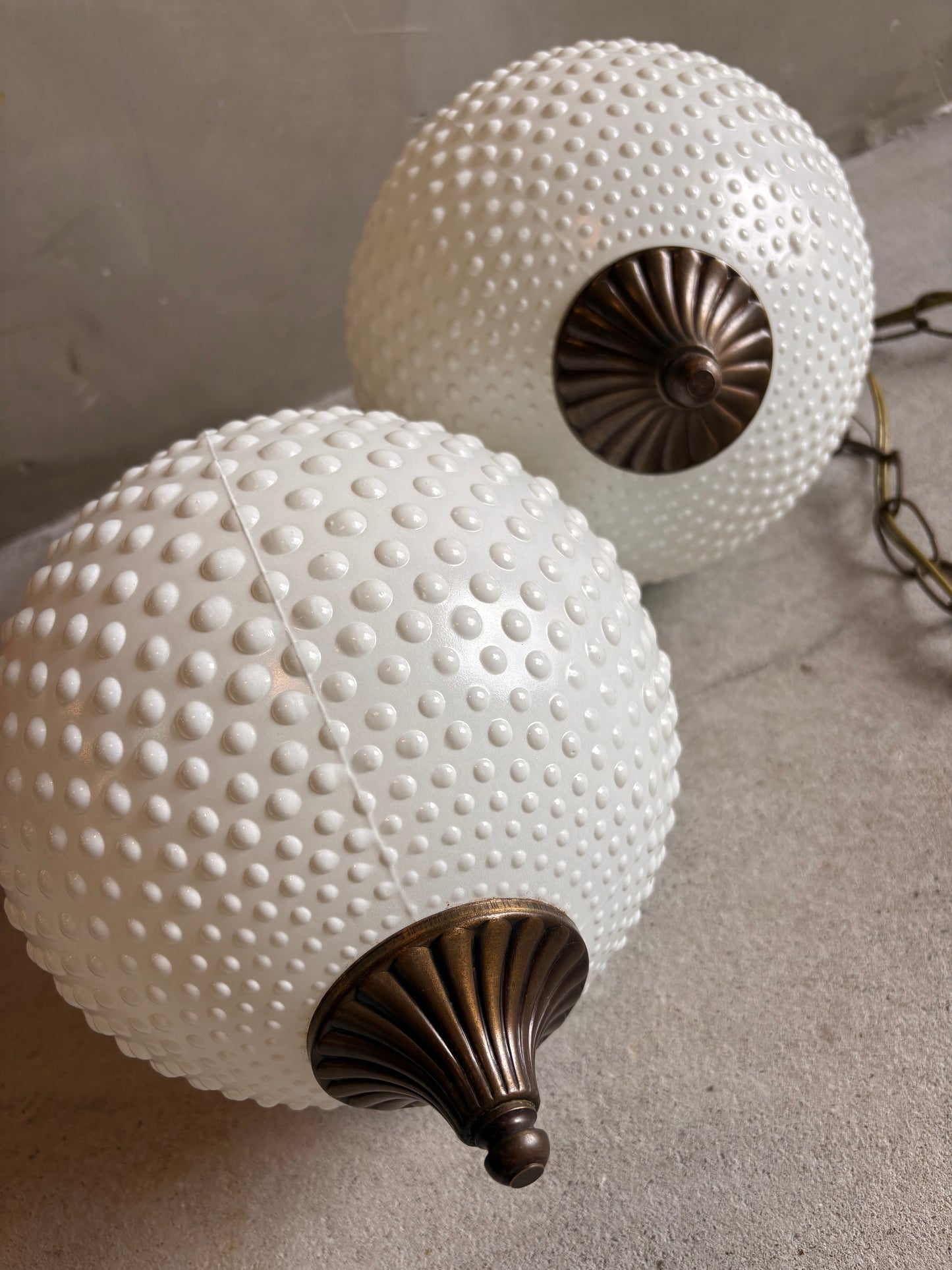 【1960s-1970s USA vintage】White Glass Hobnail Double Swag Lamp