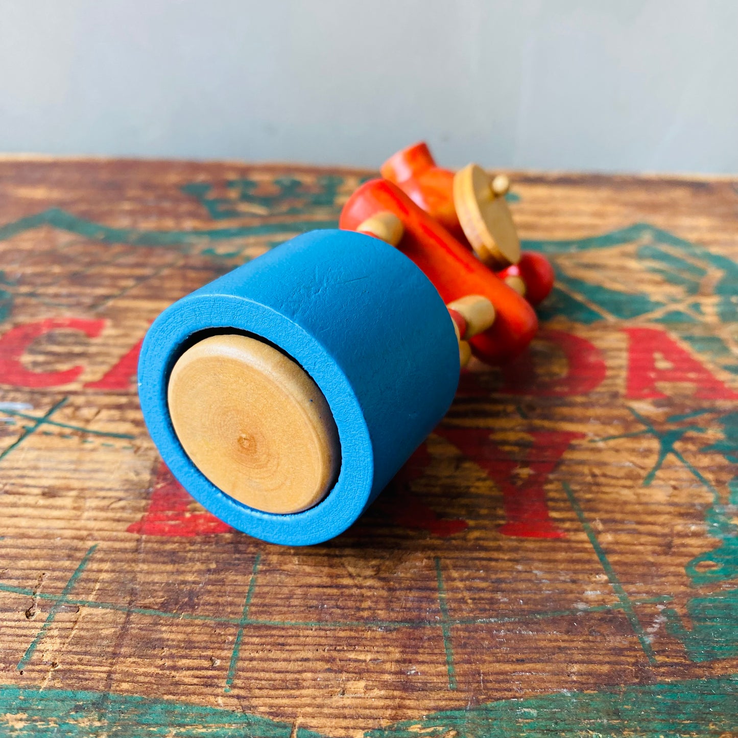 【Czechia vintage】 wooden push up toy