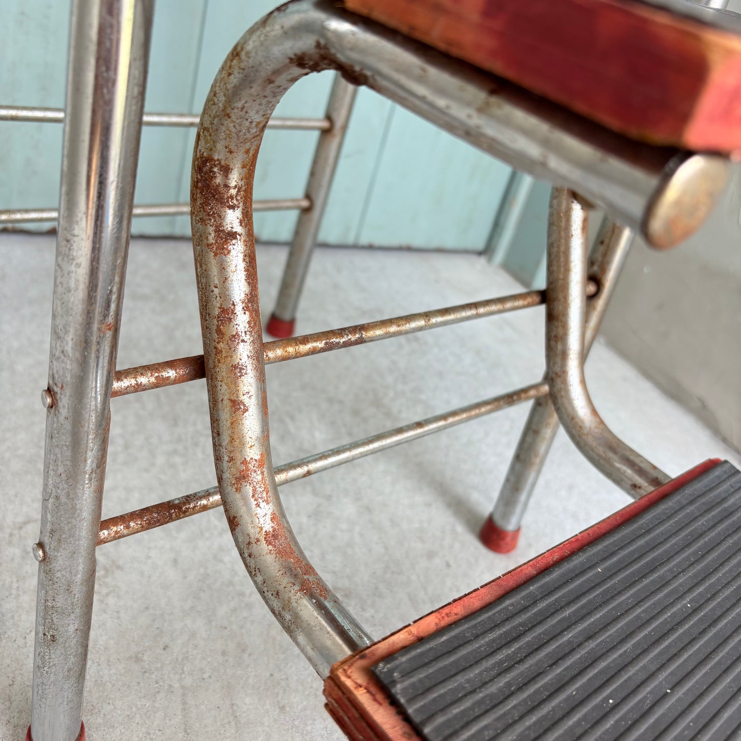 【1950s-1960s USA vintage】Red Step-Up Chair