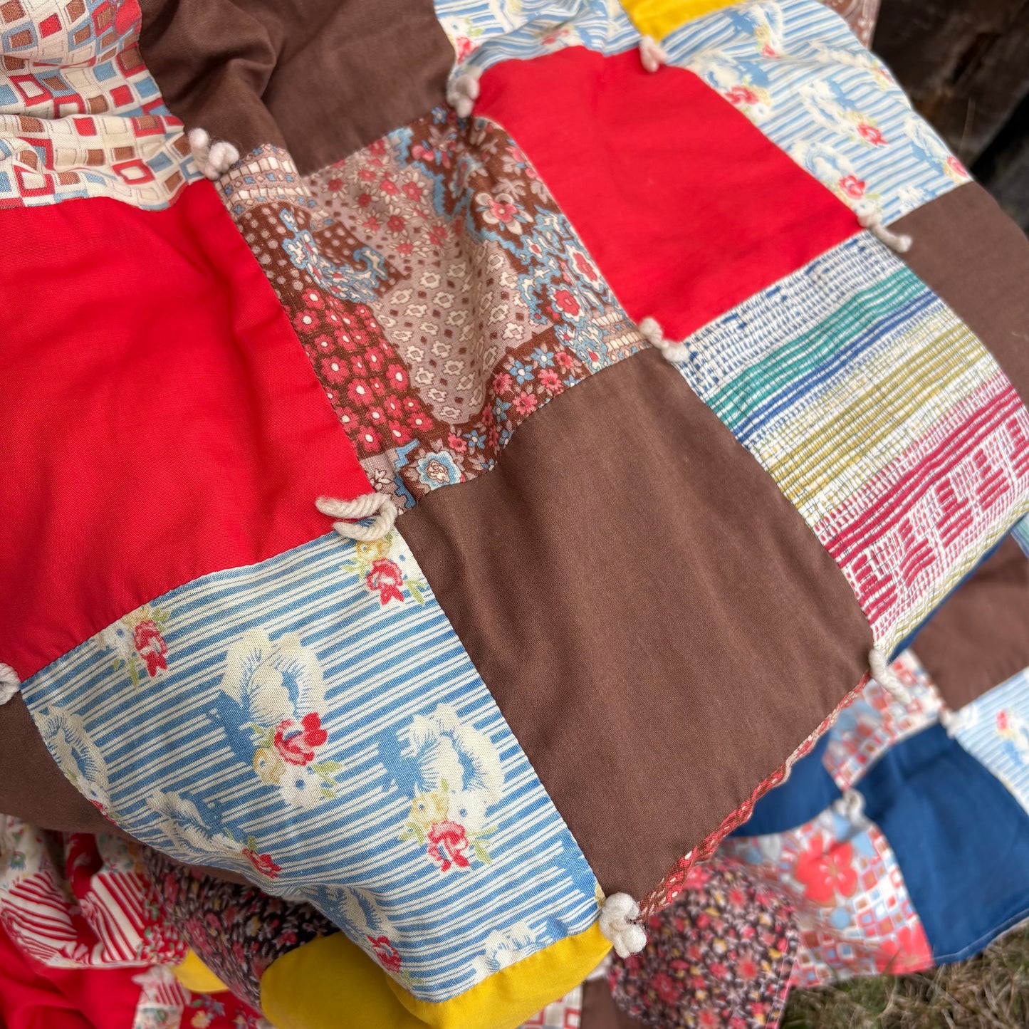 【1950s USA vintage】Feedsack Fabric Patchwork Quilt