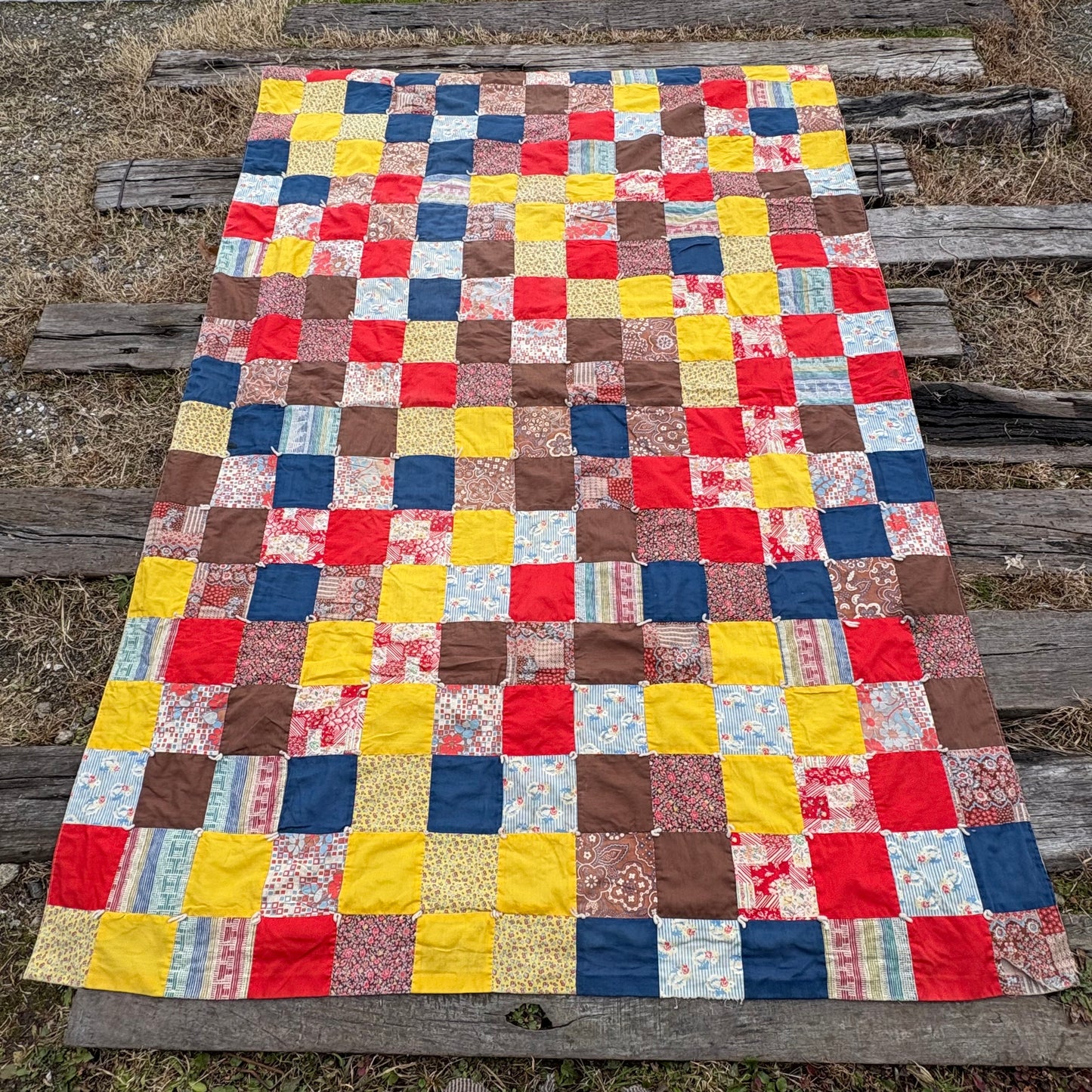 【1950s USA vintage】Feedsack Fabric Patchwork Quilt