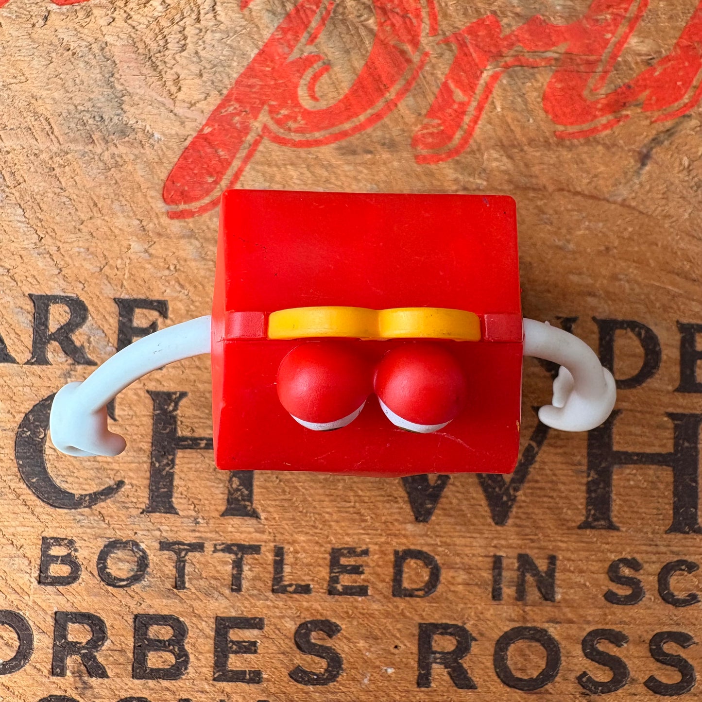 【2012】 McDonald’s Happy MealHappy Meal Box Figure