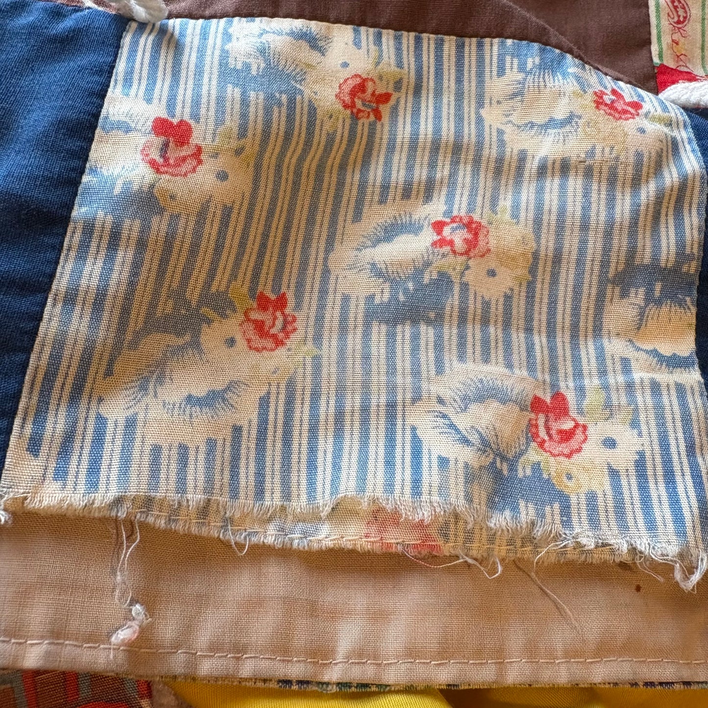 【1950s USA vintage】Feedsack Fabric Patchwork Quilt