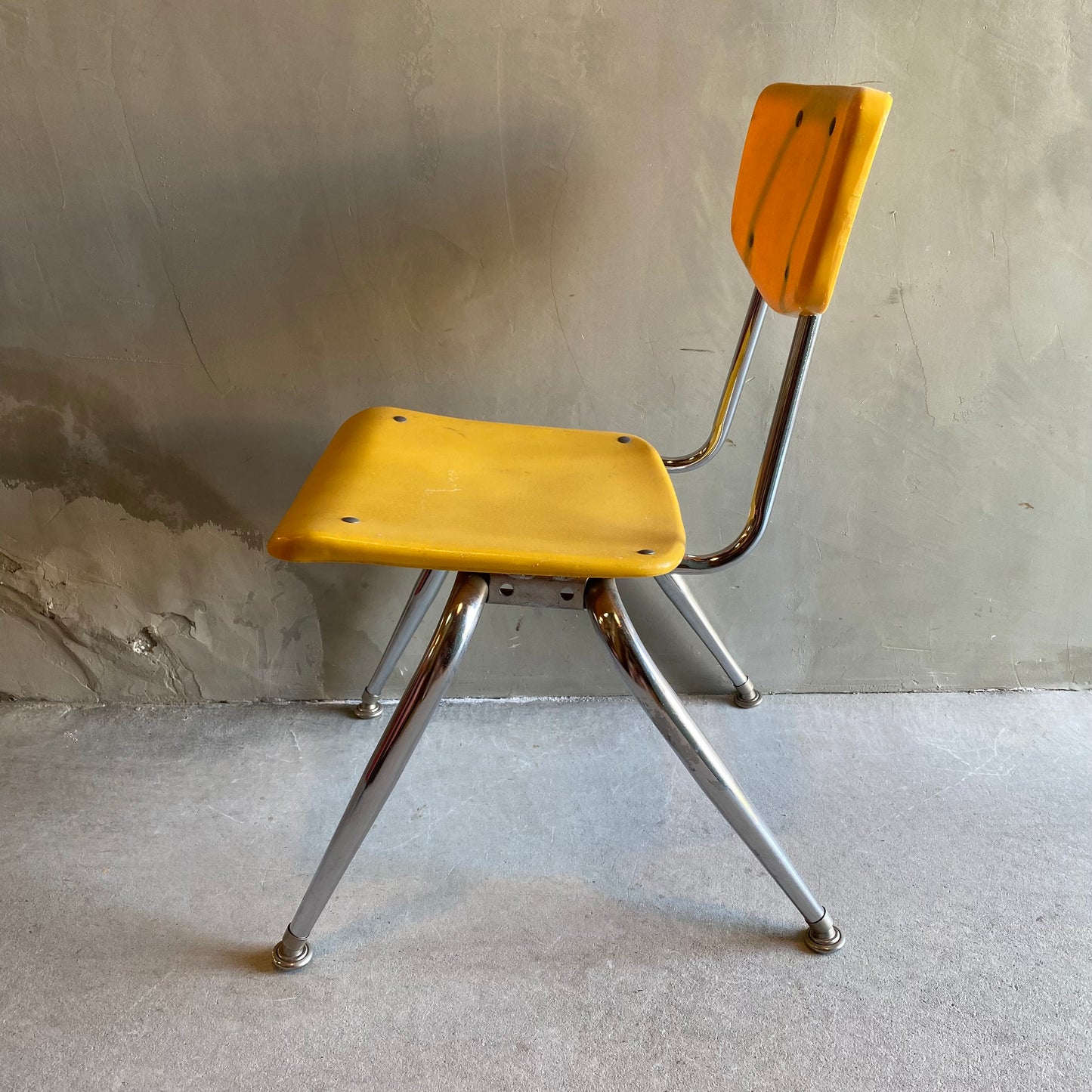 【USA vintage 】VIRCO kids chair yellow M