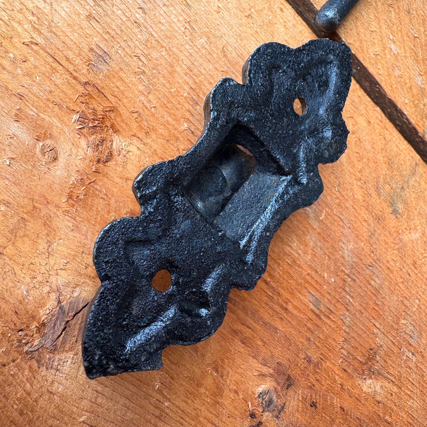【 vintage】Victorian Style Cast Iron Wall Mount Oil Lamp Bracket