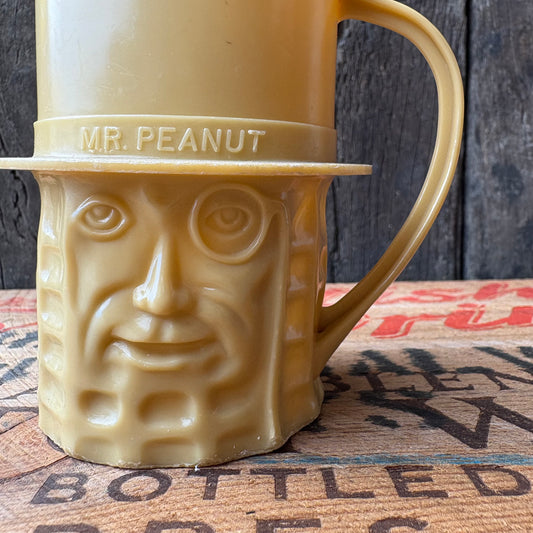 【1950s-1960s USA vintage】MR. PEANUT Plastic Mug Beige