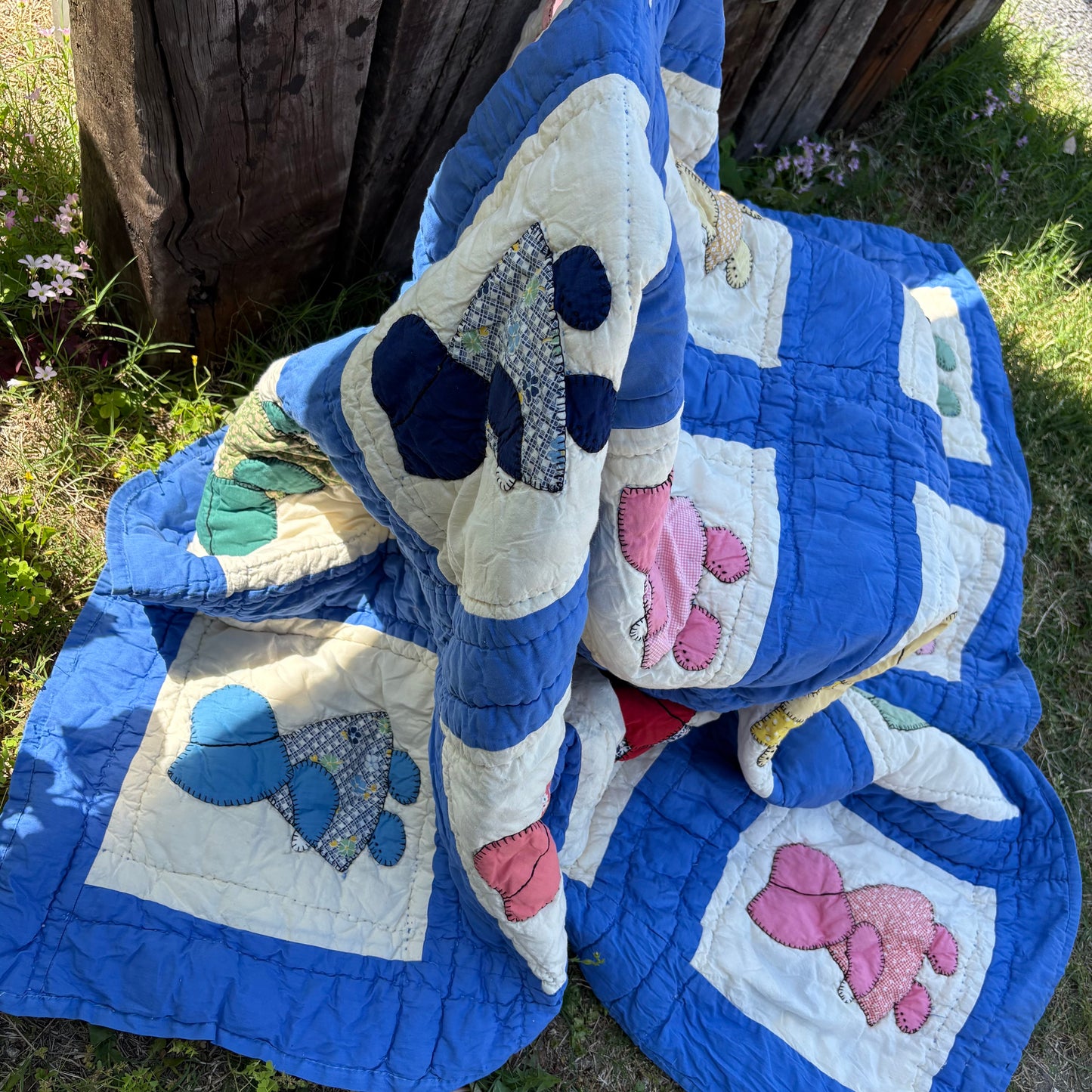 【1920s-1930s USA vintage】Sunbonnet Sue Feed Sack Quilt