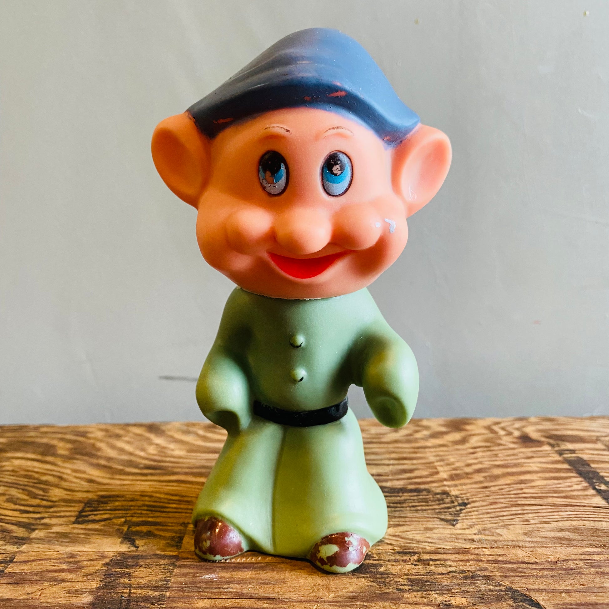 1970s vintage】7人の小人 ソフビ (Dopey おとぼけ) – 雑貨屋ポッポ 1970s vintage】7人の小人 ソフビ (Dopey おとぼけ) – 雑貨屋ポッポ