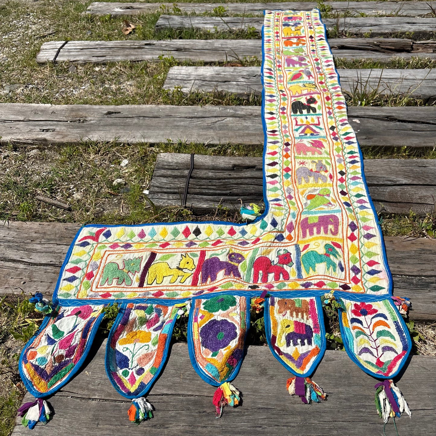 【Vintage】 India Embroidered Toran Wall Hanging