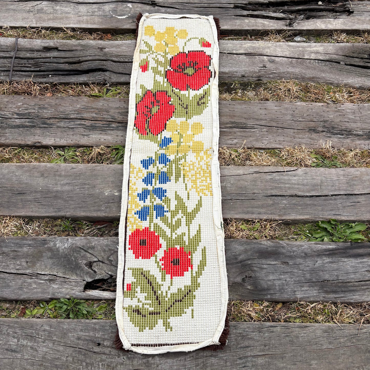 【1970s USA vintage】Floral Latch Hook Rug tapestry