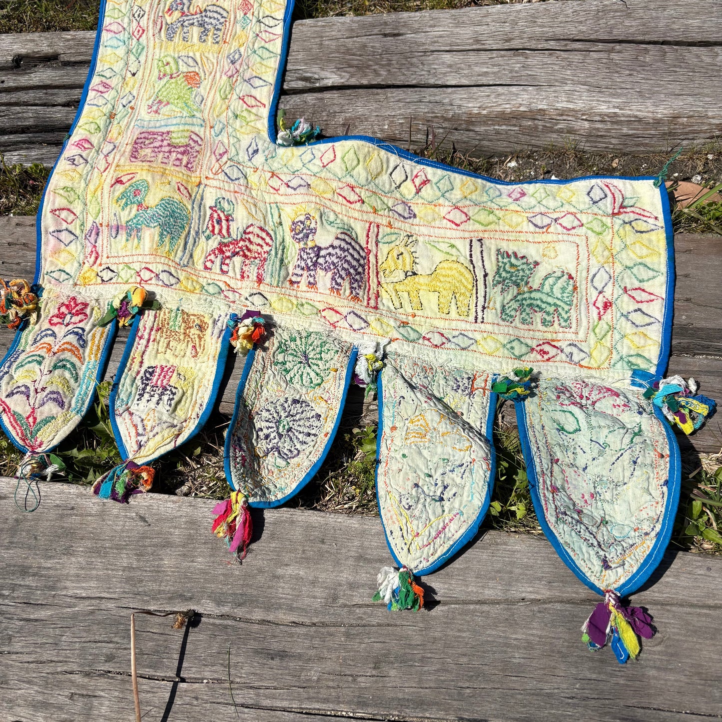 【Vintage】 India Embroidered Toran Wall Hanging