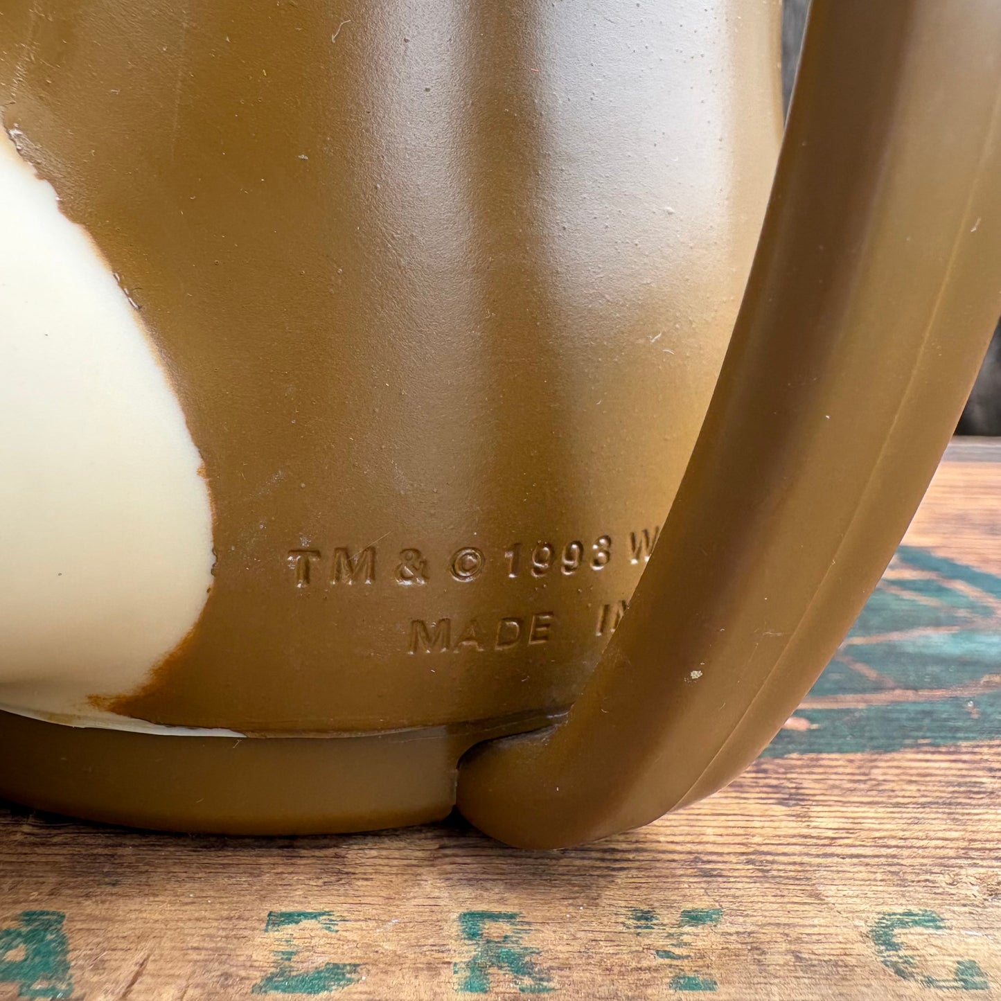 【1992】LOONEY TUNES Face mug Wile E.Coyote