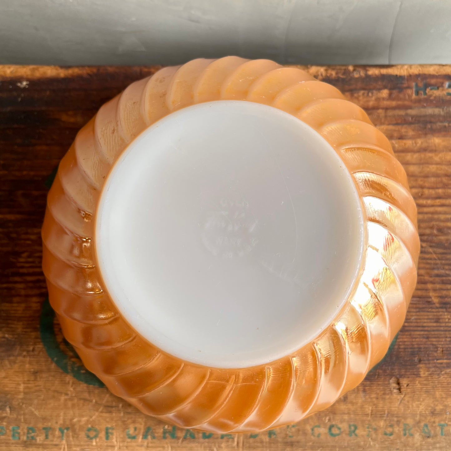 【USA vintage】Fire-King Peach Luster Mixing Bowl