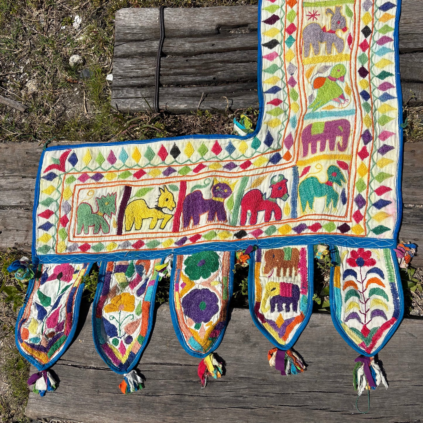 【Vintage】 India Embroidered Toran Wall Hanging